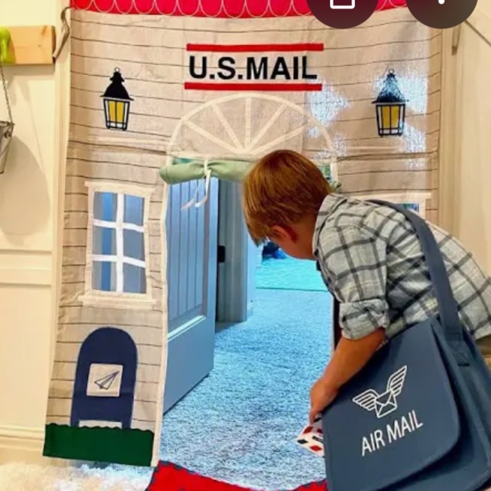 Playhouse Tent with Mailbox Design